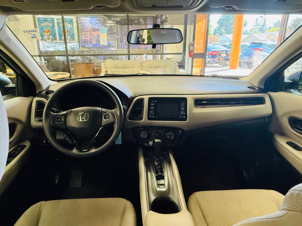 Honda HR-V Vehicle Full-screen Gallery Image 15