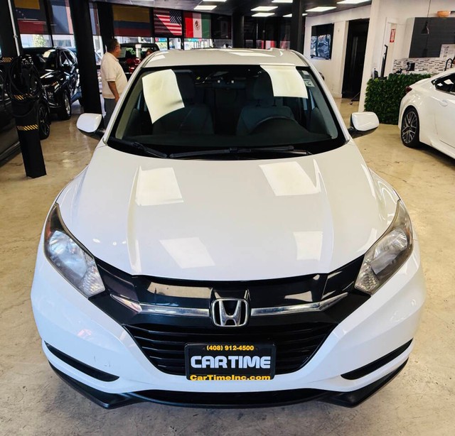 Honda HR-V Vehicle Full-screen Gallery Image 09