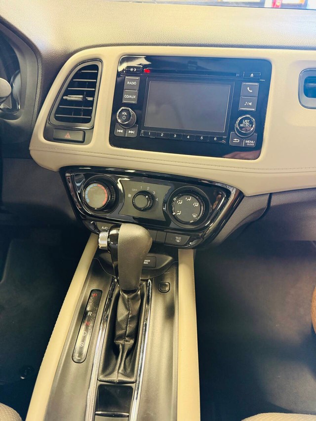 Honda HR-V Vehicle Full-screen Gallery Image 17