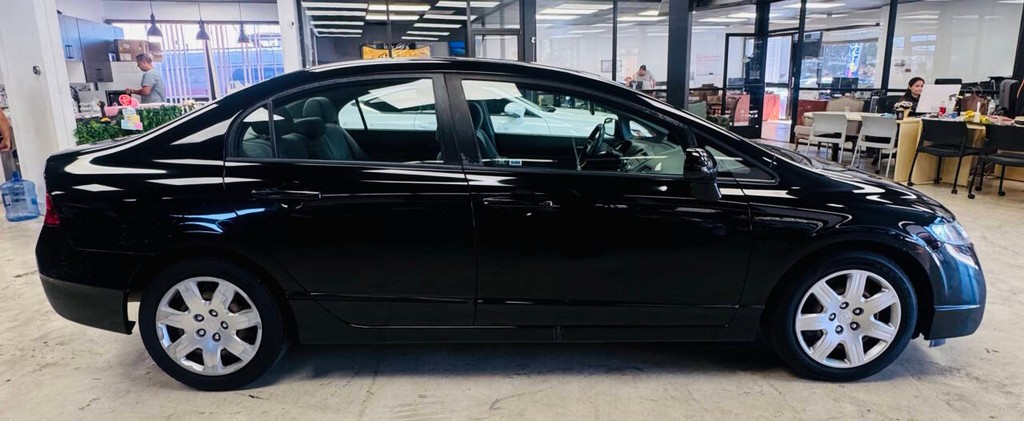 Honda Civic Sedan Vehicle Full-screen Gallery Image 08