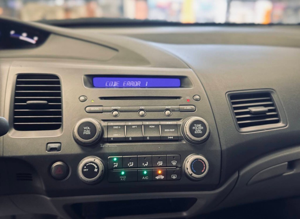 Honda Civic Sedan Vehicle Full-screen Gallery Image 12