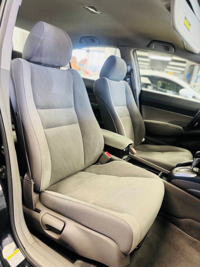 Honda Civic Sedan Vehicle Full-screen Gallery Image 14