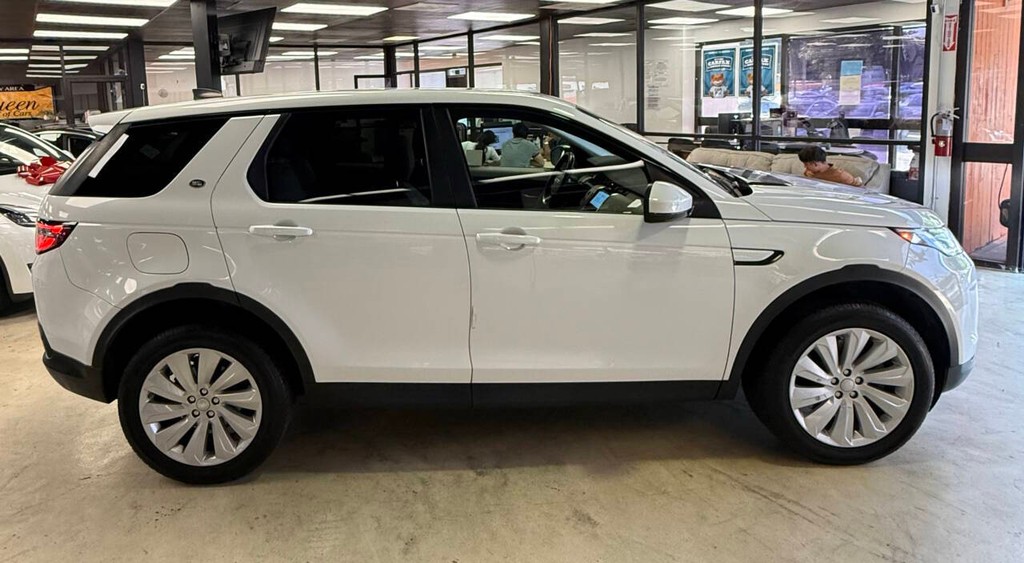 Land Rover Discovery Sport Vehicle Full-screen Gallery Image 05