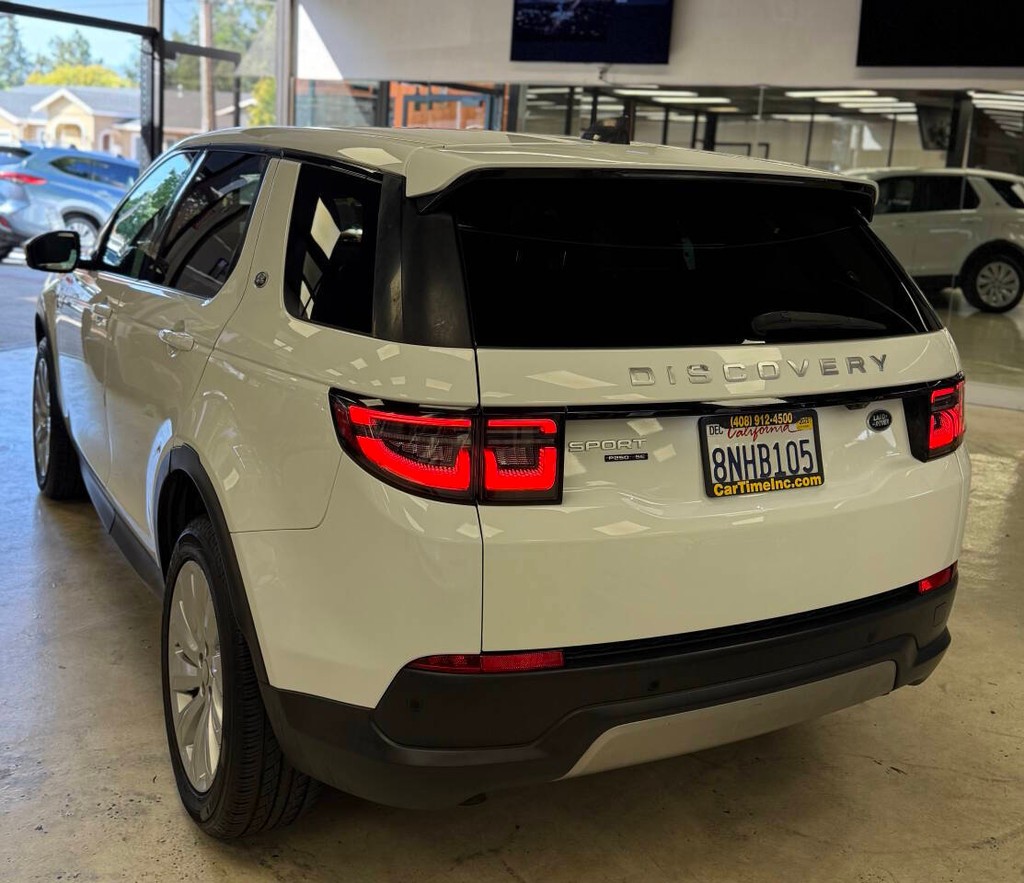 Land Rover Discovery Sport Vehicle Full-screen Gallery Image 06