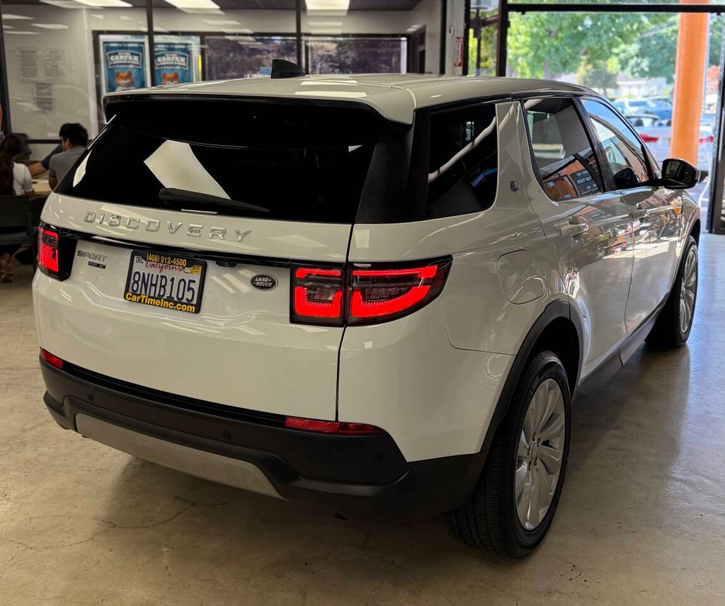 Land Rover Discovery Sport Vehicle Full-screen Gallery Image 08