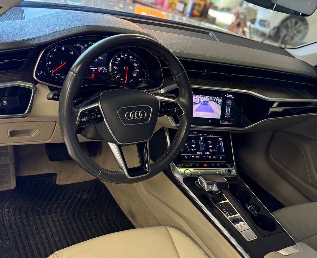 Audi A6 Vehicle Full-screen Gallery Image 09