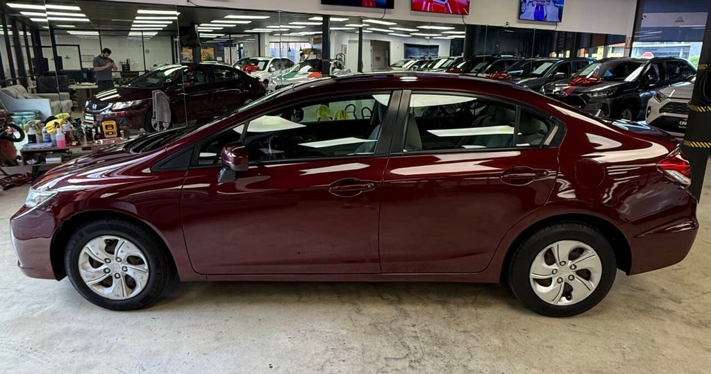 Honda Civic Vehicle Full-screen Gallery Image 04