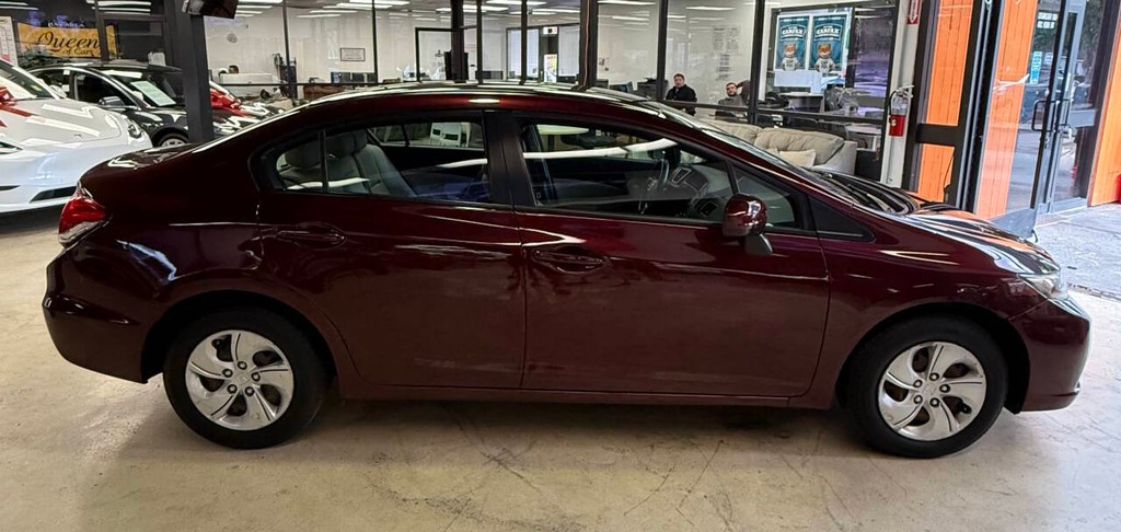 Honda Civic Vehicle Full-screen Gallery Image 05