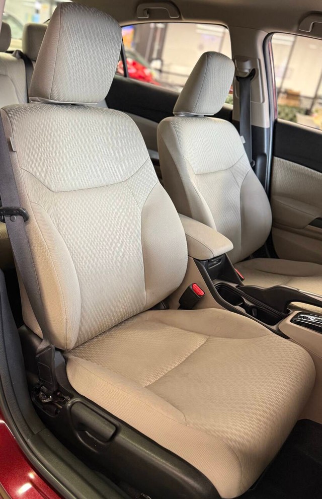 Honda Civic Vehicle Full-screen Gallery Image 14