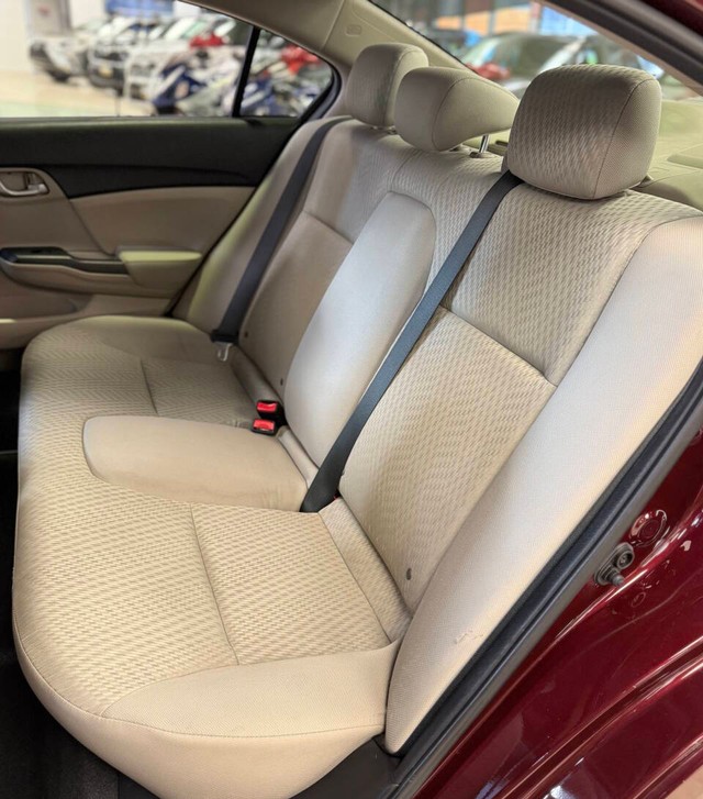 Honda Civic Vehicle Full-screen Gallery Image 16