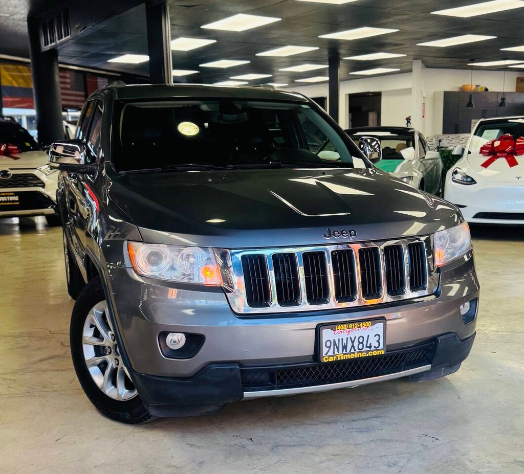 Jeep Grand Cherokee Vehicle Full-screen Gallery Image 02