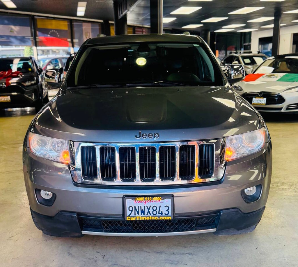 Jeep Grand Cherokee Vehicle Full-screen Gallery Image 03