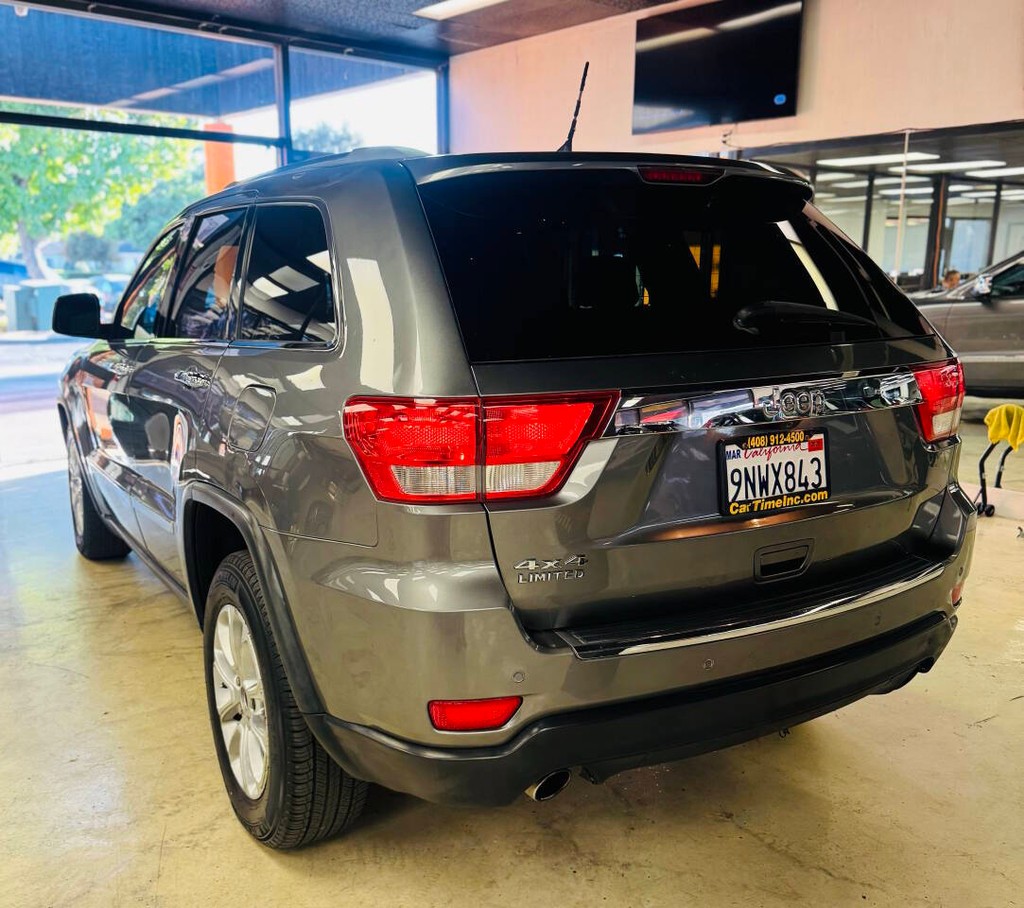 Jeep Grand Cherokee Vehicle Full-screen Gallery Image 06