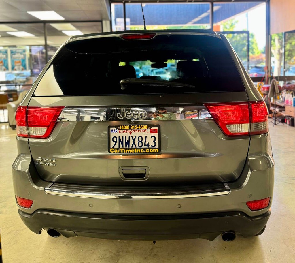 Jeep Grand Cherokee Vehicle Full-screen Gallery Image 07