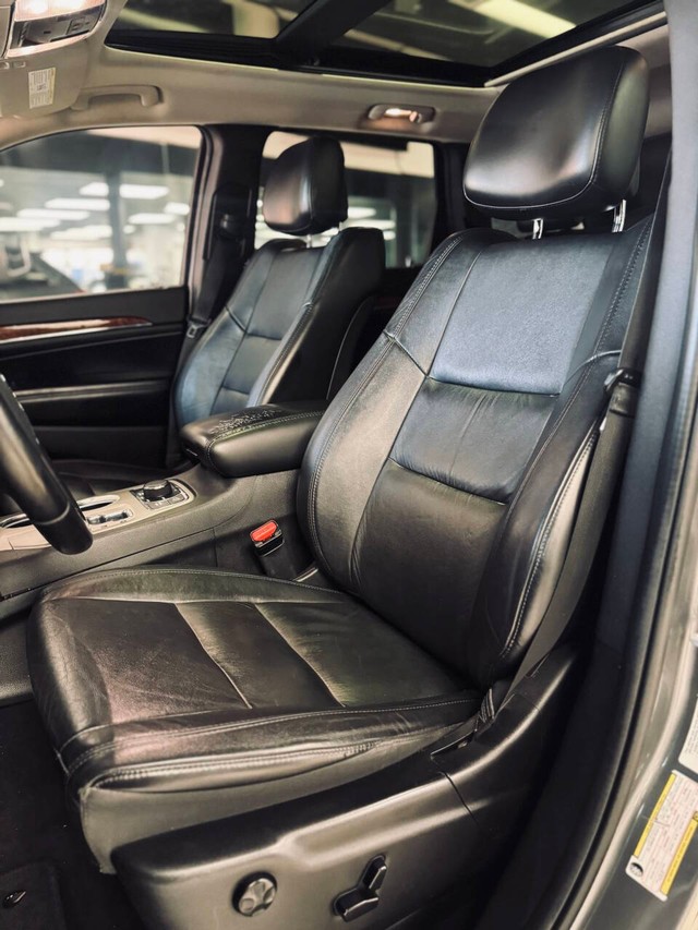 Jeep Grand Cherokee Vehicle Full-screen Gallery Image 13