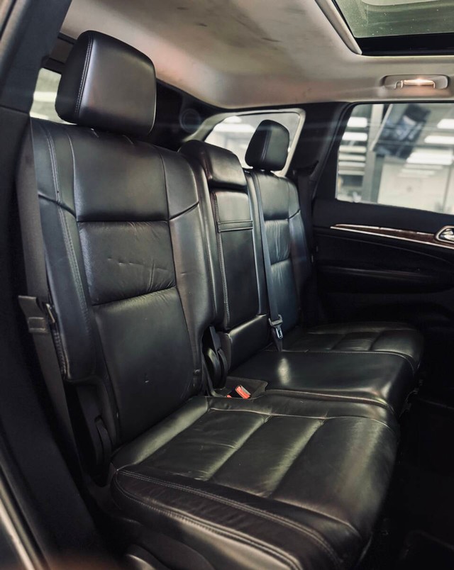 Jeep Grand Cherokee Vehicle Full-screen Gallery Image 16