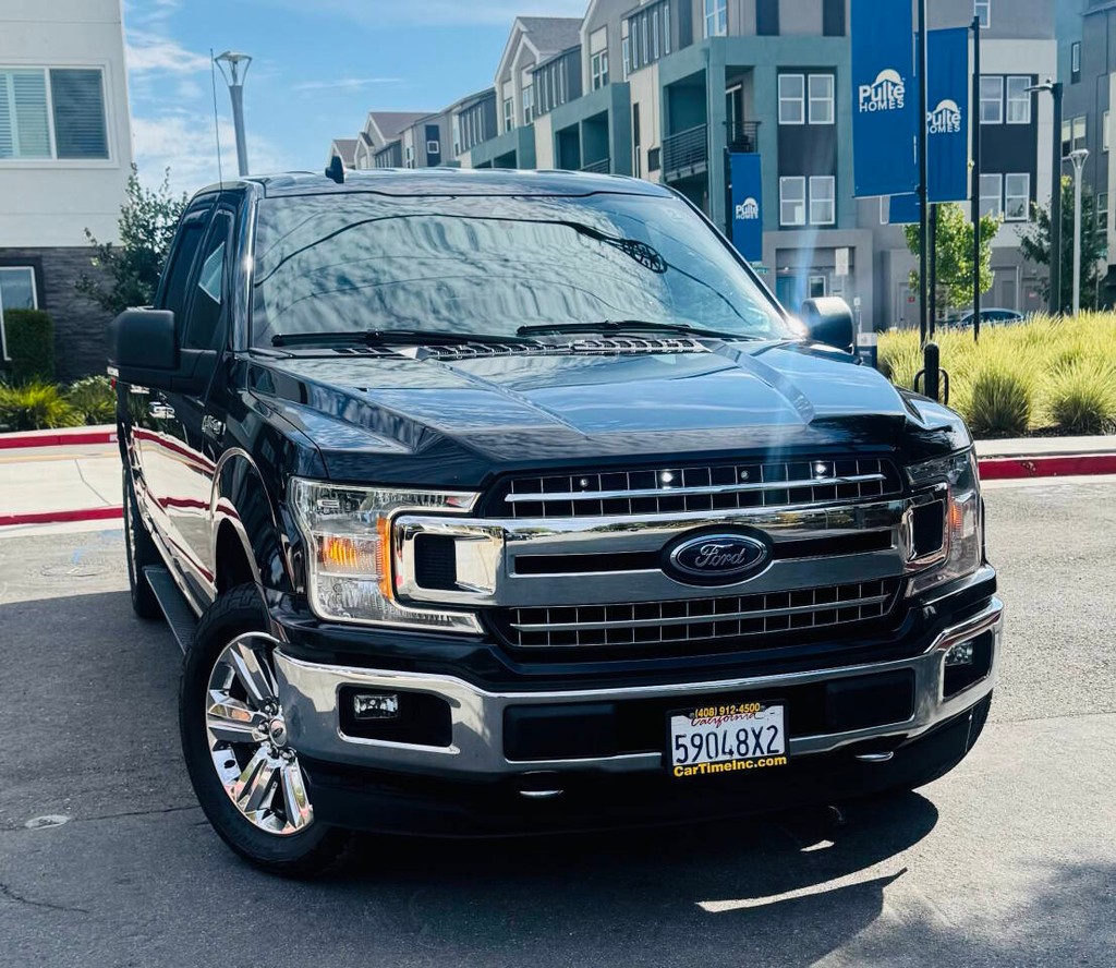 Ford F-150 Vehicle Full-screen Gallery Image 02