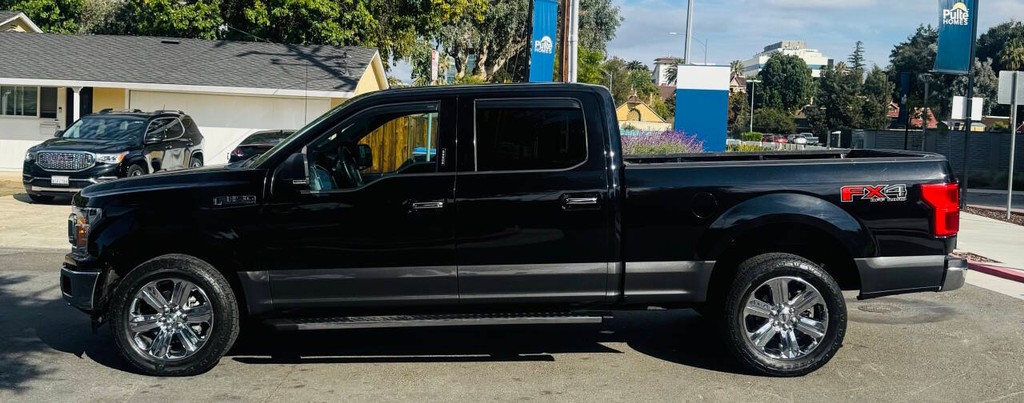 Ford F-150 Vehicle Full-screen Gallery Image 04