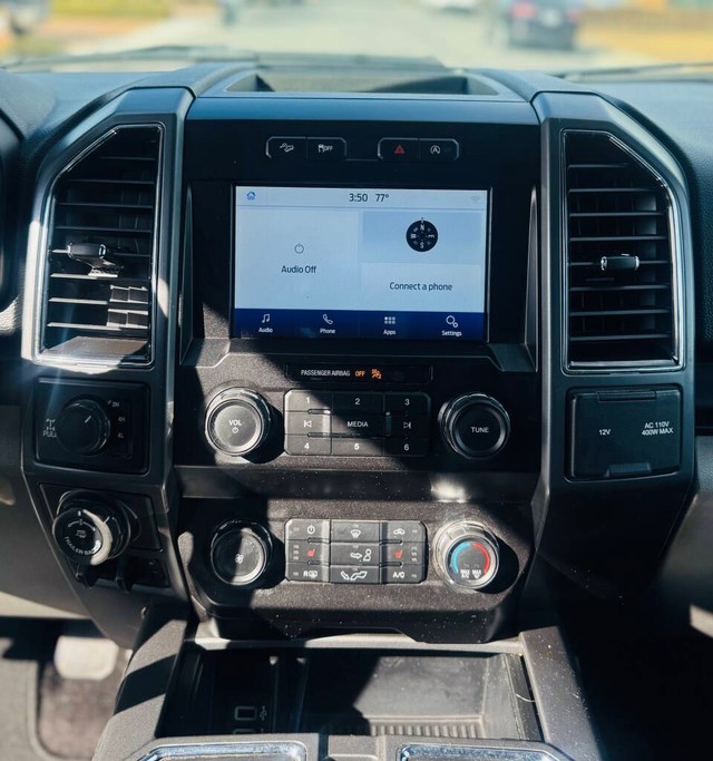 Ford F-150 Vehicle Full-screen Gallery Image 11