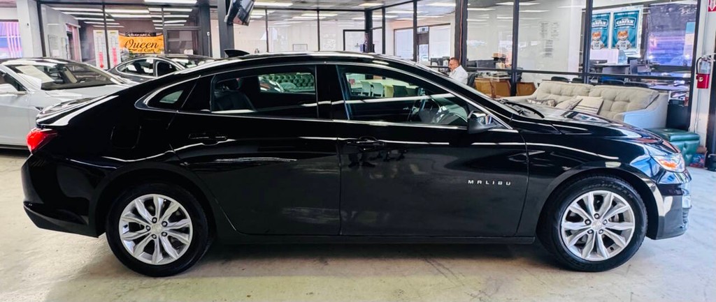 Chevrolet Malibu Vehicle Full-screen Gallery Image 05