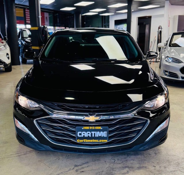 Chevrolet Malibu Vehicle Full-screen Gallery Image 03