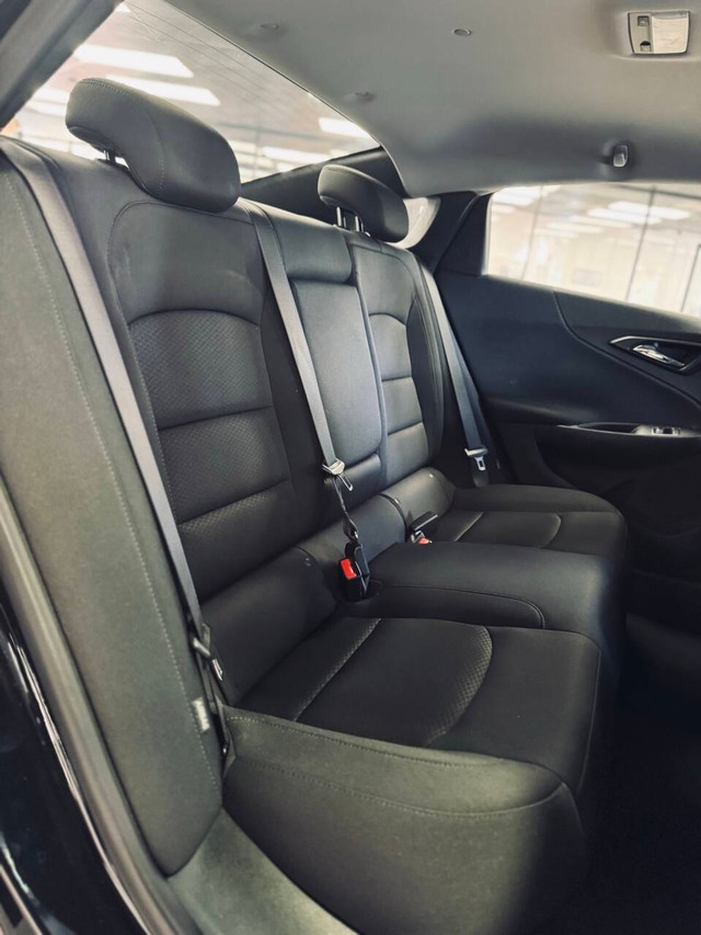 Chevrolet Malibu Vehicle Full-screen Gallery Image 17