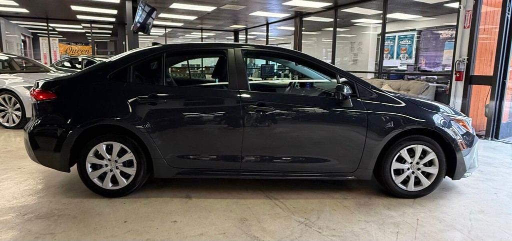 Toyota Corolla Vehicle Full-screen Gallery Image 05