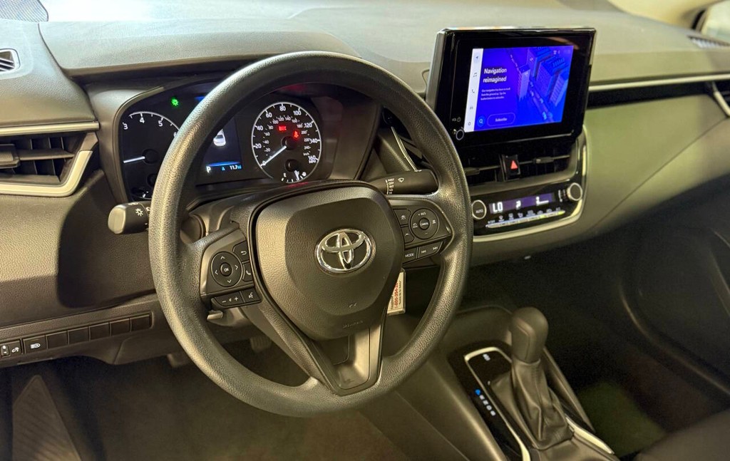 Toyota Corolla Vehicle Full-screen Gallery Image 08