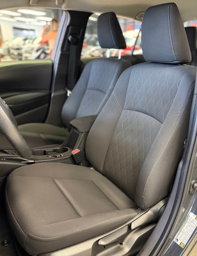 Toyota Corolla Vehicle Full-screen Gallery Image 11