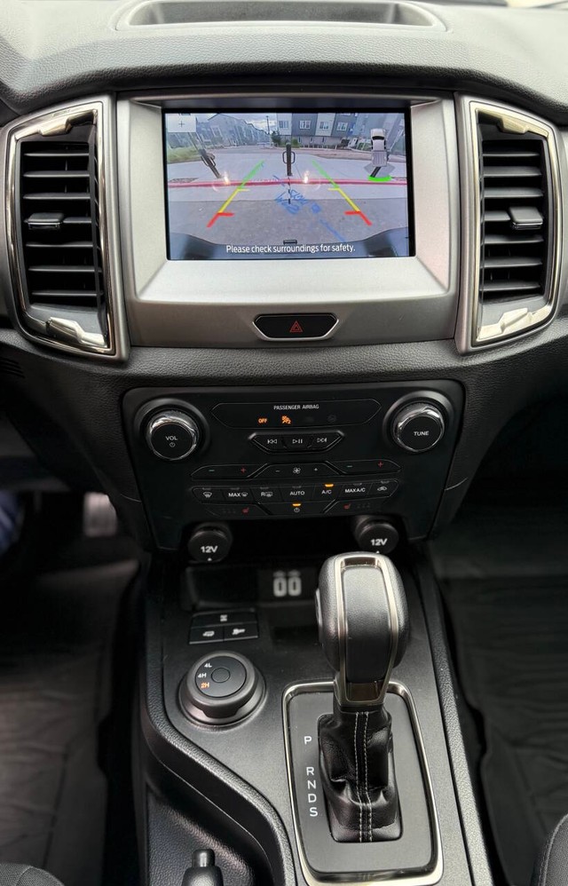 Ford Ranger Vehicle Full-screen Gallery Image 11