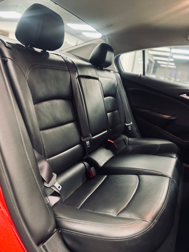 Chevrolet Cruze Vehicle Full-screen Gallery Image 16