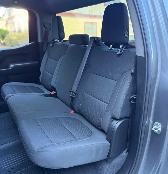 Chevrolet Silverado 1500 Vehicle Full-screen Gallery Image 15