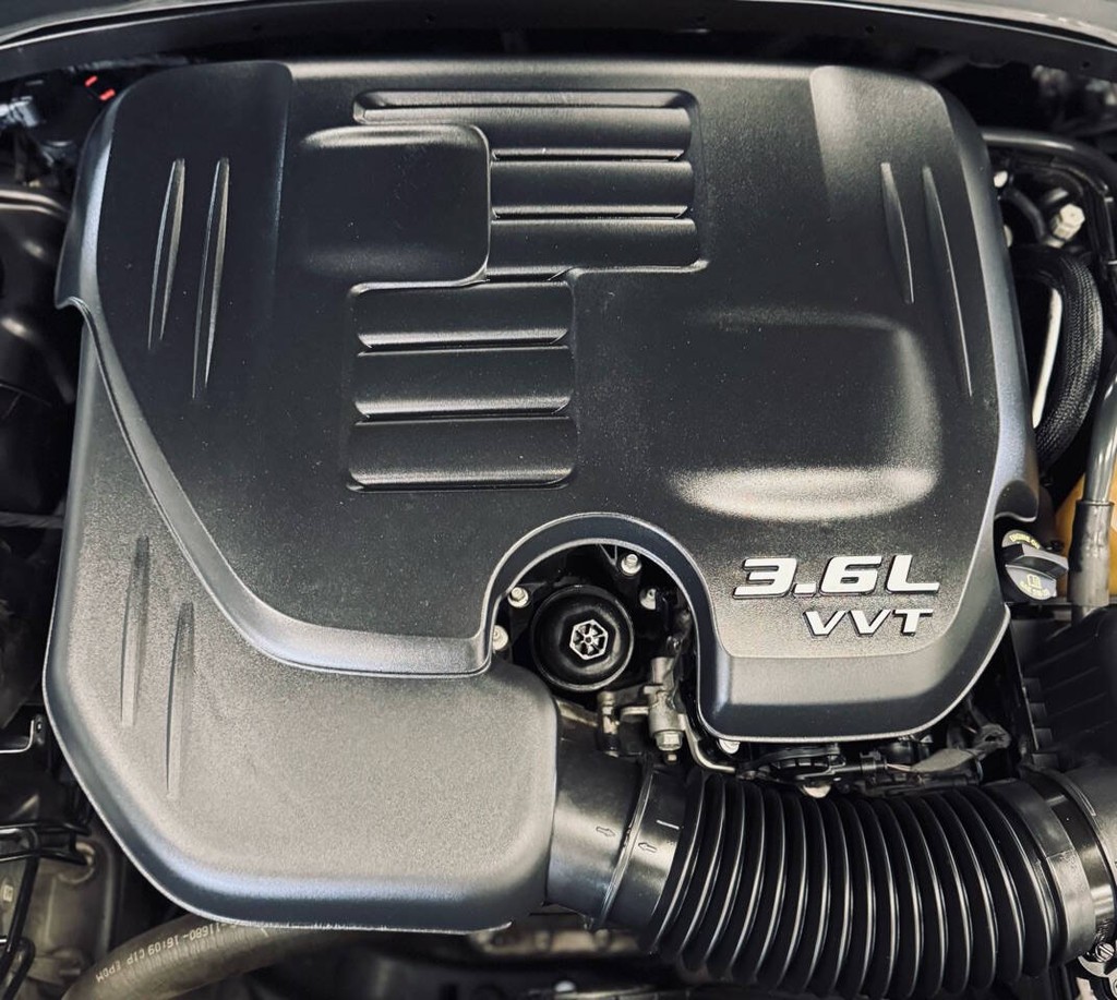 Chrysler 300 Vehicle Full-screen Gallery Image 22