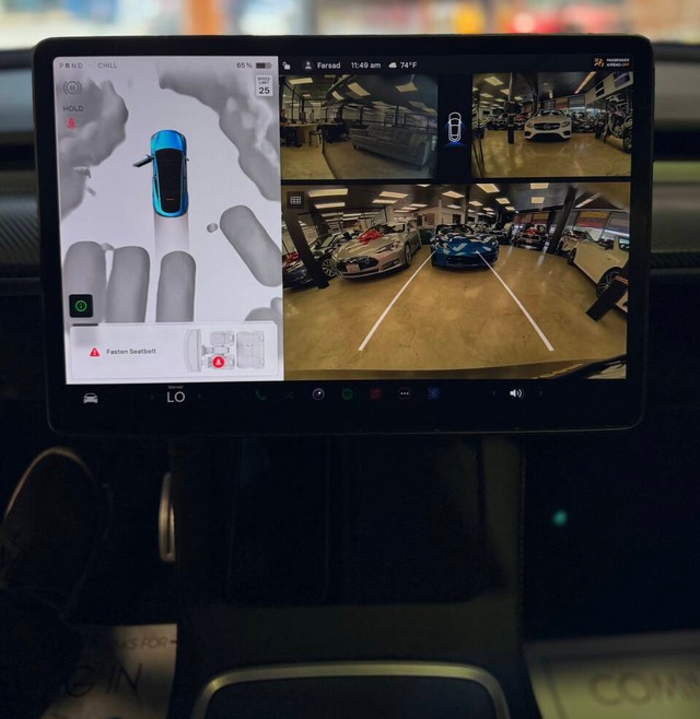 Tesla Model Y Vehicle Full-screen Gallery Image 12