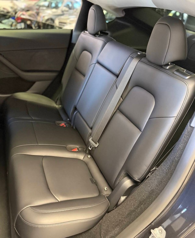 Tesla Model Y Vehicle Full-screen Gallery Image 16