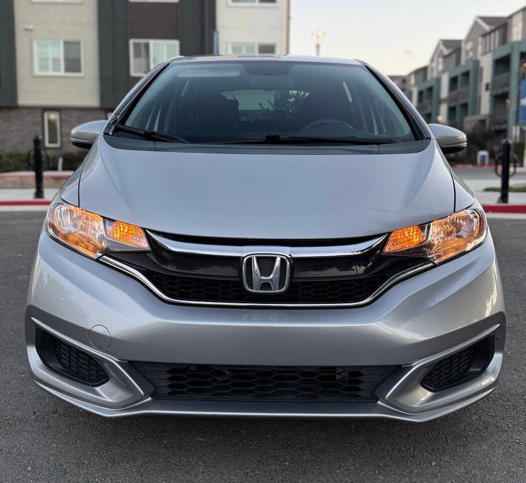 Honda Fit Vehicle Full-screen Gallery Image 02