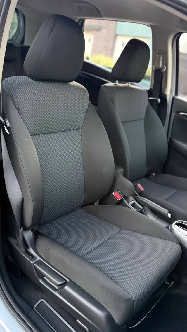 Honda Fit Vehicle Full-screen Gallery Image 13