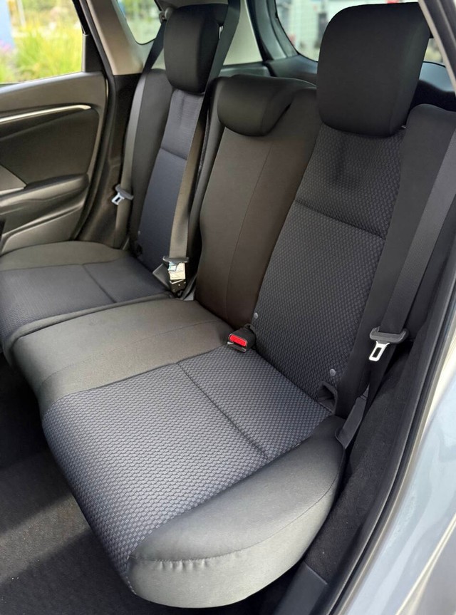 Honda Fit Vehicle Full-screen Gallery Image 15