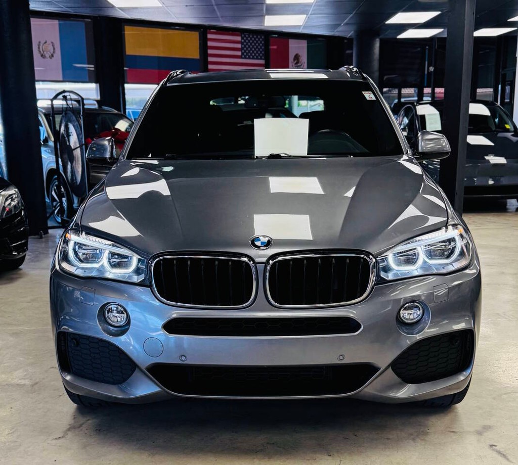 BMW X5 Vehicle Full-screen Gallery Image 03