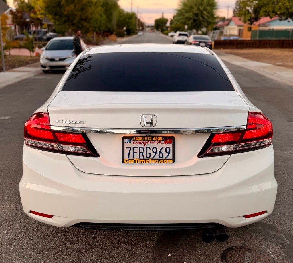 Honda Civic Vehicle Full-screen Gallery Image 06