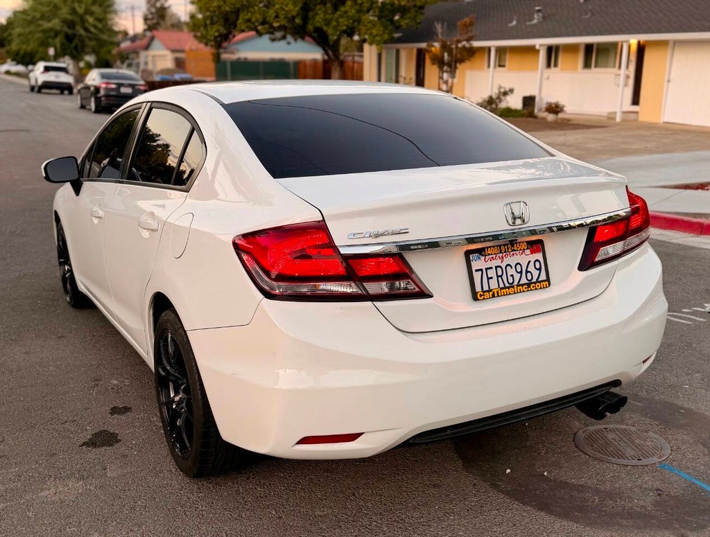 Honda Civic Vehicle Full-screen Gallery Image 08