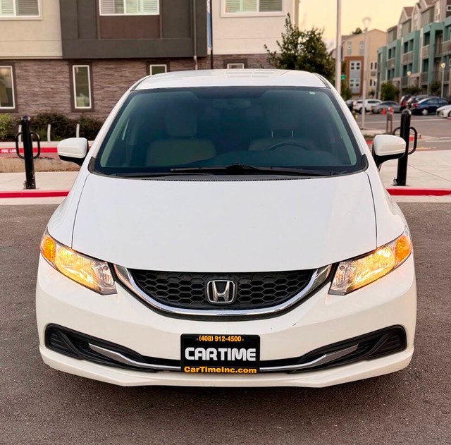 Honda Civic Vehicle Full-screen Gallery Image 03