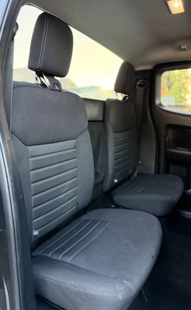 Ford Ranger Vehicle Full-screen Gallery Image 16