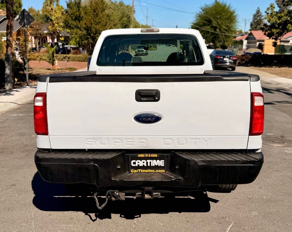 Ford Super Duty F-250 SRW Vehicle Full-screen Gallery Image 07