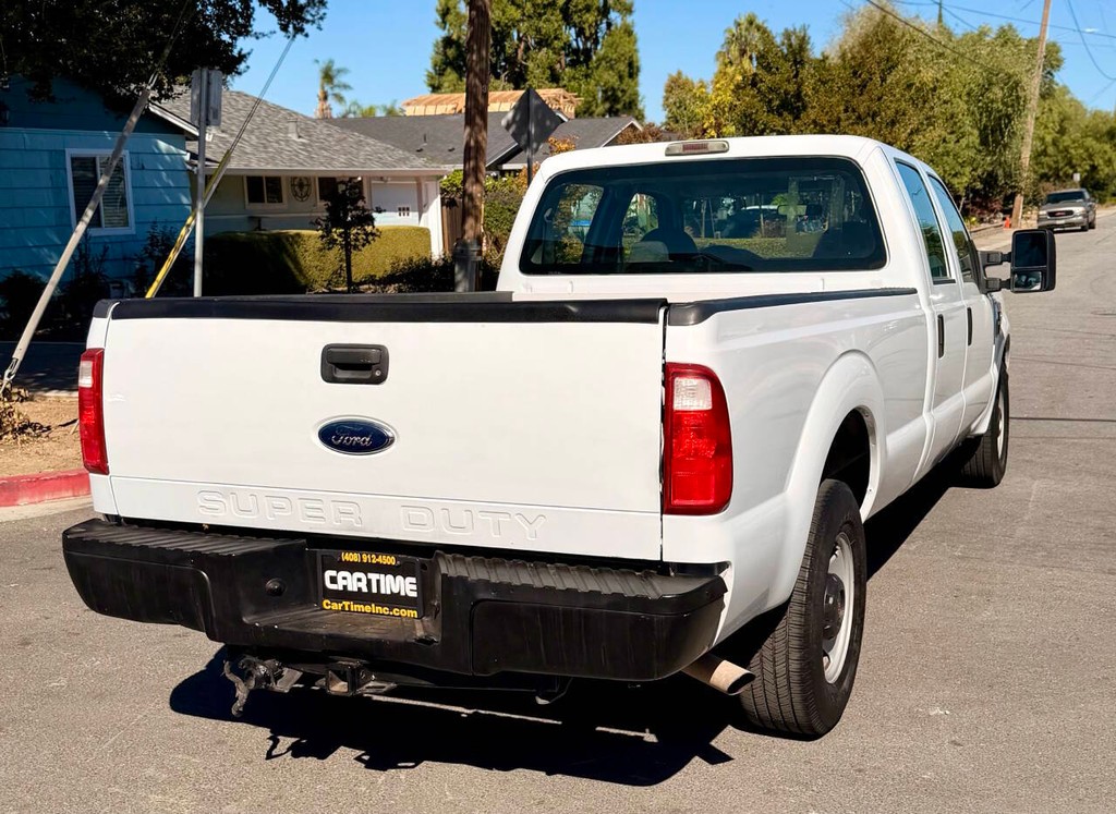 Ford Super Duty F-250 SRW Vehicle Full-screen Gallery Image 08