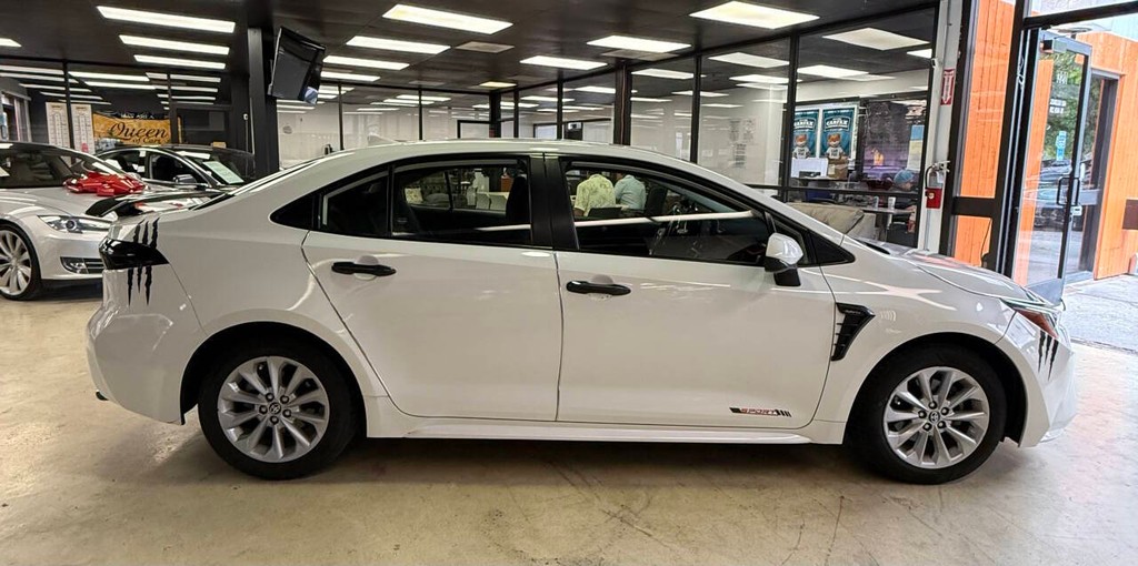 Toyota Corolla Vehicle Full-screen Gallery Image 05