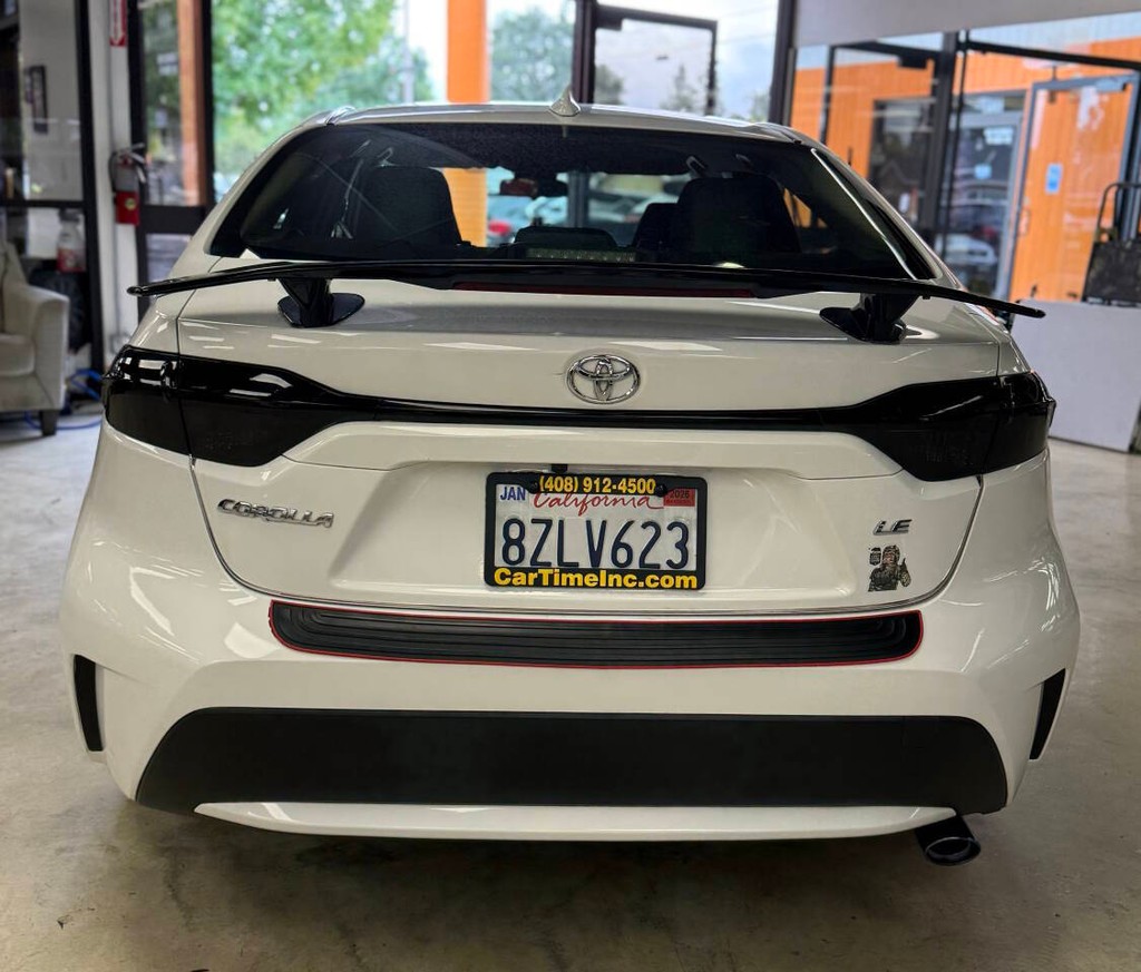 Toyota Corolla Vehicle Full-screen Gallery Image 07