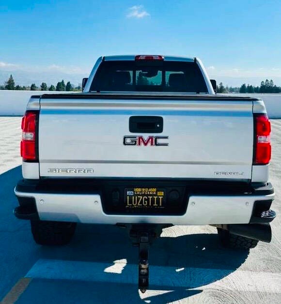 GMC Sierra 2500HD Vehicle Full-screen Gallery Image 06