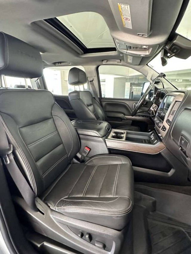 GMC Sierra 2500HD Vehicle Full-screen Gallery Image 13