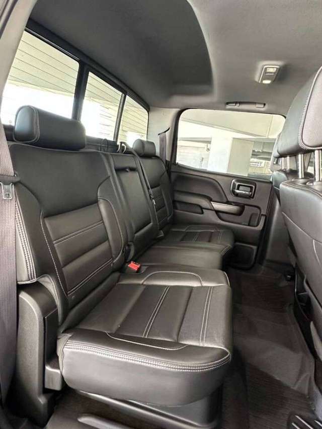 GMC Sierra 2500HD Vehicle Full-screen Gallery Image 14